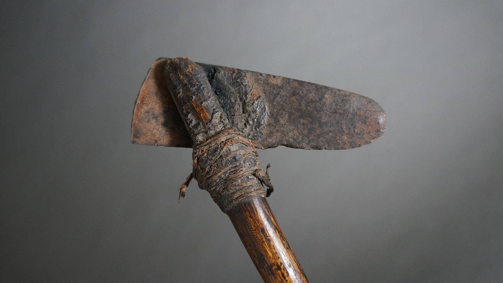 Axe - Image 3