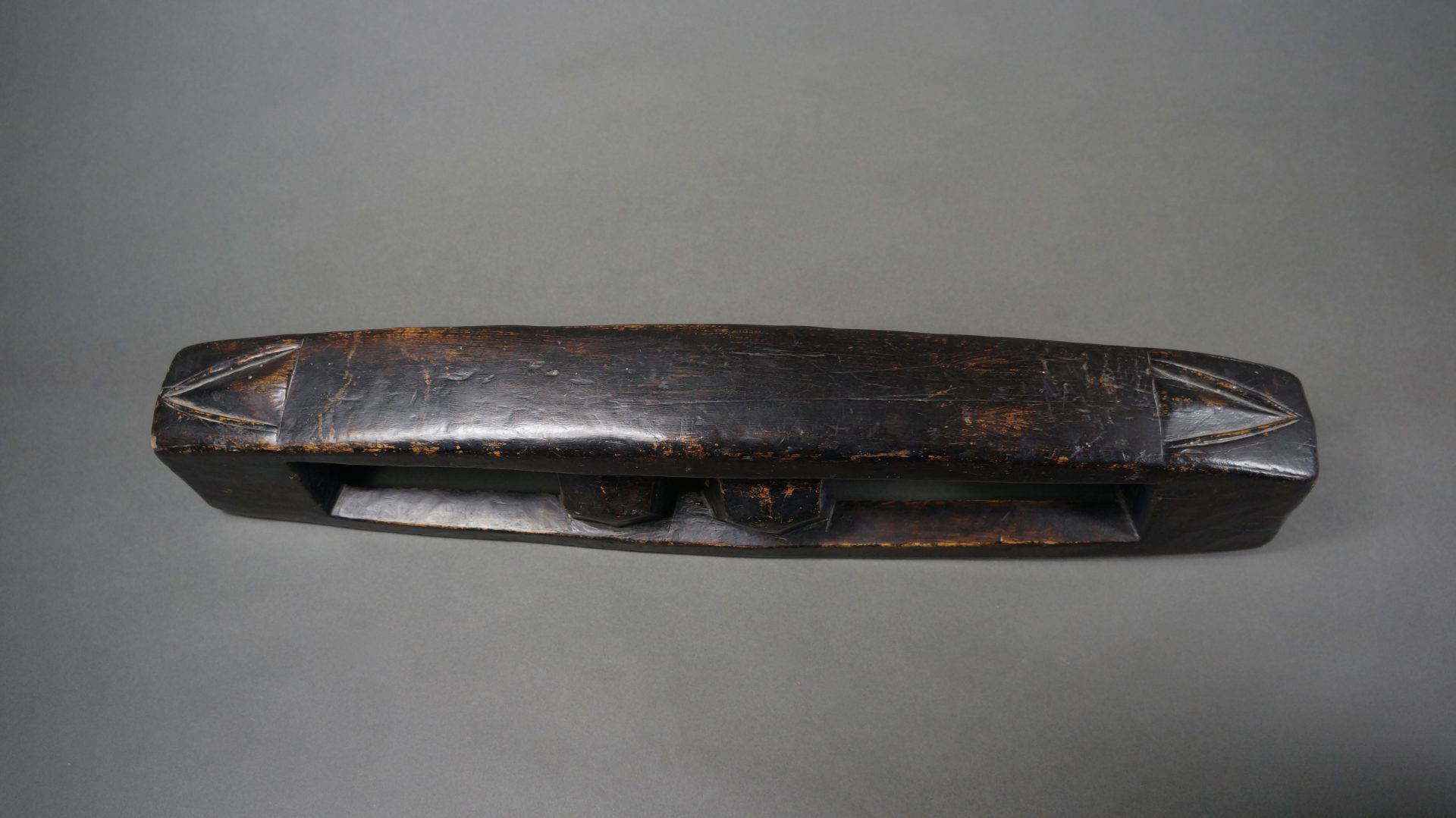 Headrest - Image 3