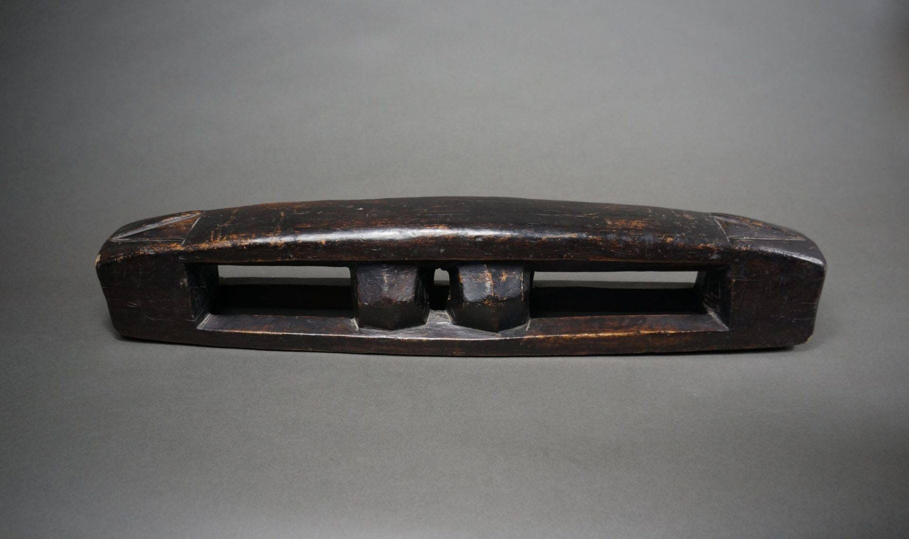 Headrest - Image 2